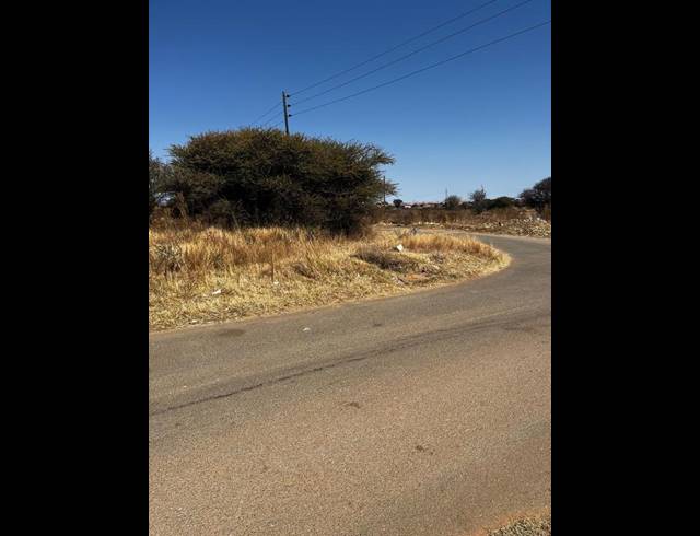 LAND FOR SALE IN MMABATHO 14